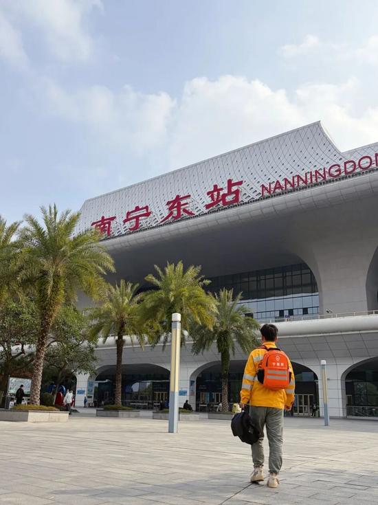 铁路人年度坚守：车站温暖故事(图2)