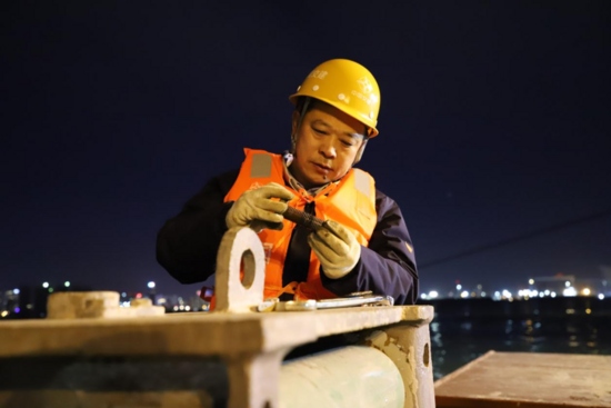 深海钳工管延安：60万颗螺丝打造国家工程奇迹(图5)