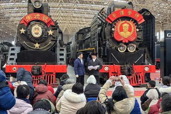 沉浸式情景剧再现百年铁路风云(图5)