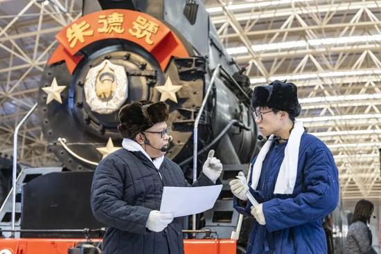 沉浸式情景剧再现百年铁路风云(图6)