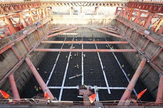 宜昌长江公铁大桥8号墩主塔承台完成首次混凝土浇筑(图8)