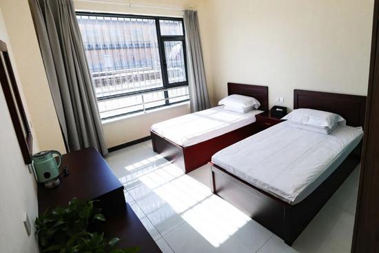 让跑车在外的职工睡好觉！这家行车公寓超智能(图9)