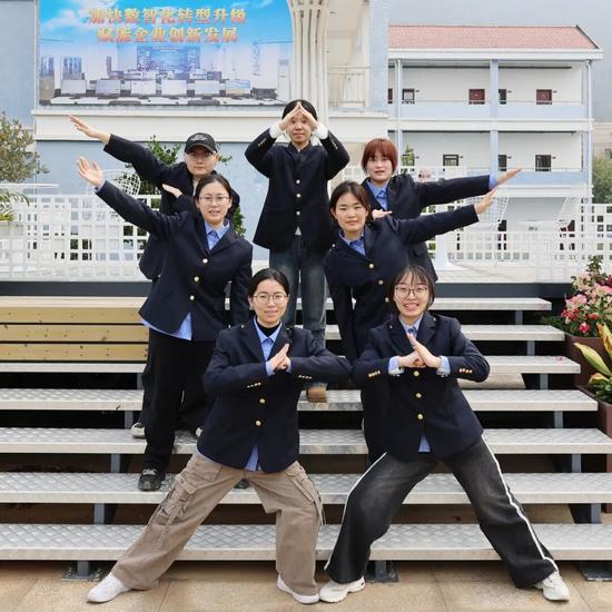 定岗不到半年，7名“00后”小姑娘屡屡获奖！(图2)