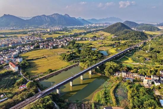 年度特别报道丨美好出行 幸福生活提质升级(图3) 年度特别报道丨美好出行 幸福生活提质升级(图3)