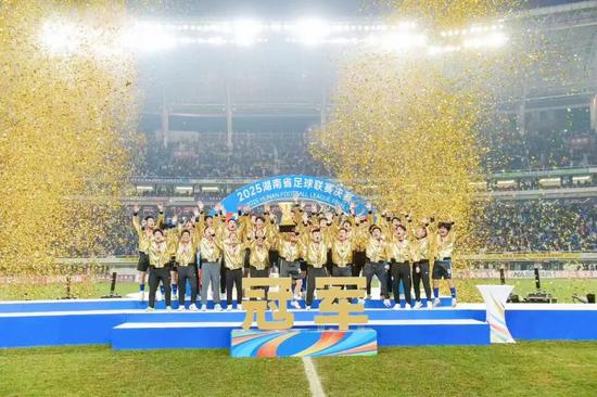 铁路人坚守足球精神圆梦湘超联赛(图1)