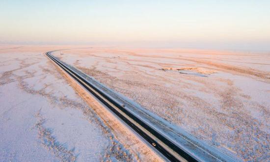 铁路人寒冬坚守与温暖 钢铁动脉搏动风雪前线(图2) 铁路人寒冬坚守与温暖 钢铁动脉搏动风雪前线(图2)