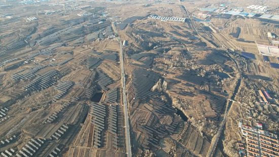 山东铁投100MW光伏项目全容量并网 年发电1.65亿千瓦时(图2)