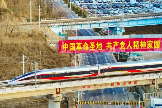 中国高铁营业里程突破5万公里 包银高铁等多条新线密集开通(图4)
