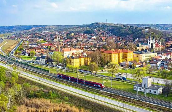 中国高铁营业里程突破5万公里 包银高铁等多条新线密集开通(图16)