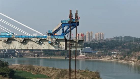 成达万高铁沱江特大桥完成大吨位钢混结合段首次吊装(图6)