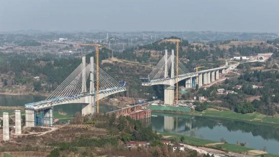 成达万高铁沱江特大桥完成大吨位钢混结合段首次吊装(图9)