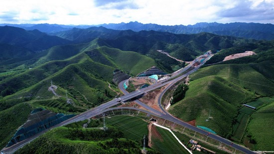 凌绥高速公路获评辽宁平安百年品质工程典型案例(图5)