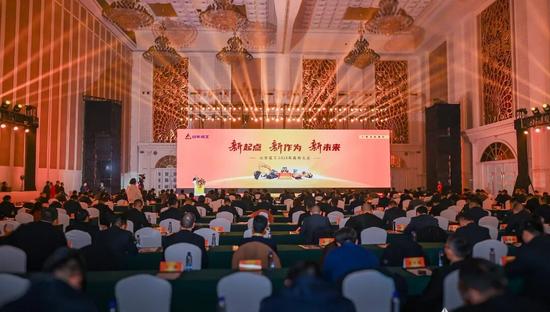 山东临工2026商务大会召开 明确千亿营收发展目标