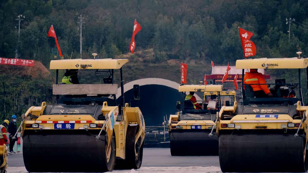 全省沥青砼路面质量提升观摩会在翔安机场高速成功举办(图1)