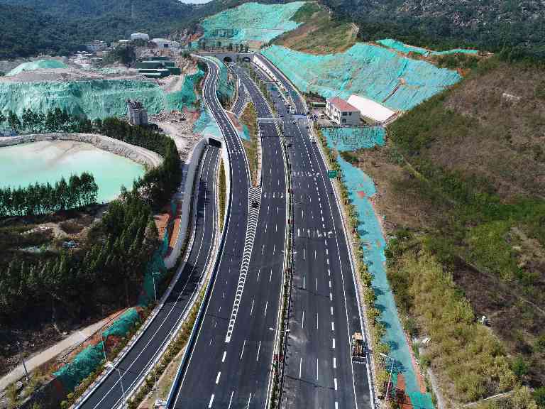 海沧疏港通道主线正式通车 打通厦门交通发展瓶颈(图1) 海沧疏港通道主线正式通车 打通厦门交通发展瓶颈(图1)