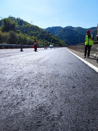高速公路微表处施工标准化观摩会成功举行，提升养护工程质量(图5)