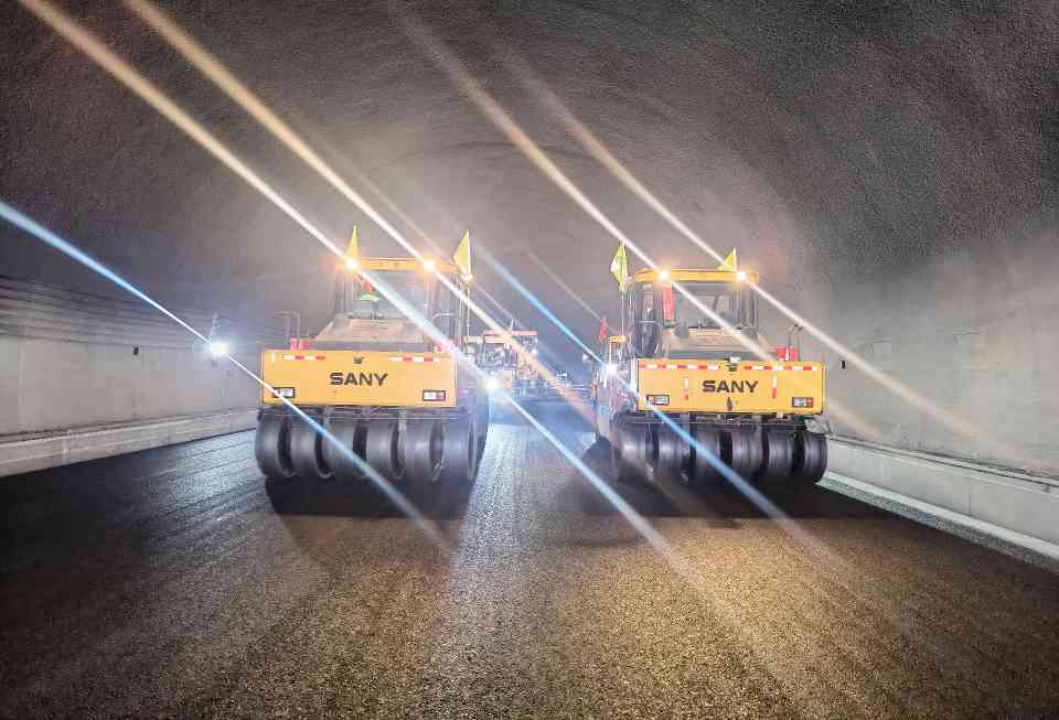 海沧疏芦项目AC-16C改性沥青混凝土中面层试验段顺利完成(图8)