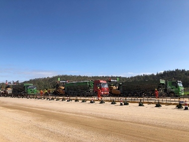 翔安机场高速路面项目完成水稳底基层试验段施工(图6)