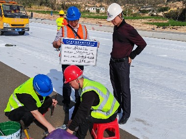 翔安机场高速路面项目完成水稳底基层试验段施工(图8)